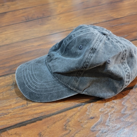 Baseball cap - Picture 4 of 7